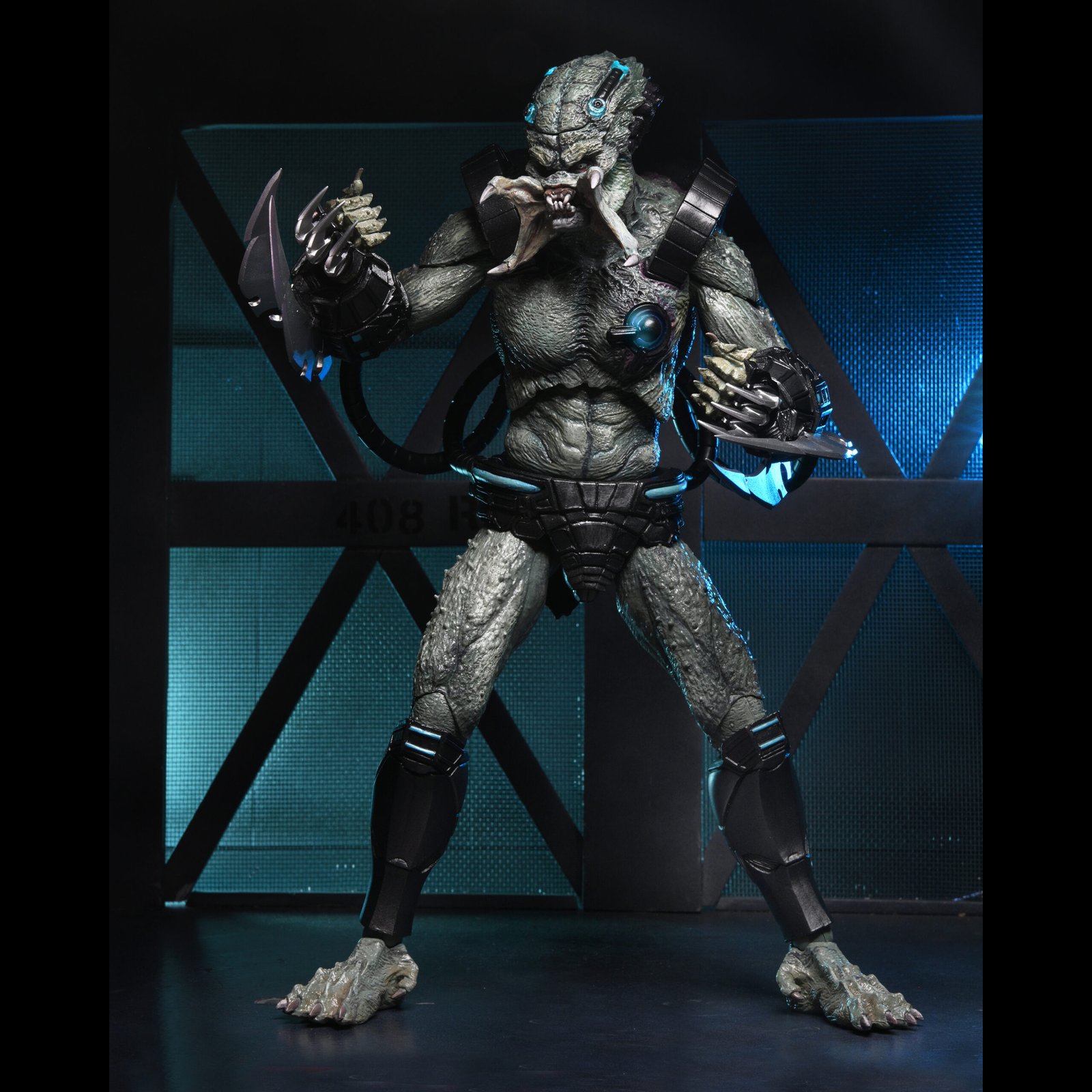 NECA Deluxe Stone Heart Predator Action Figure - Image 4