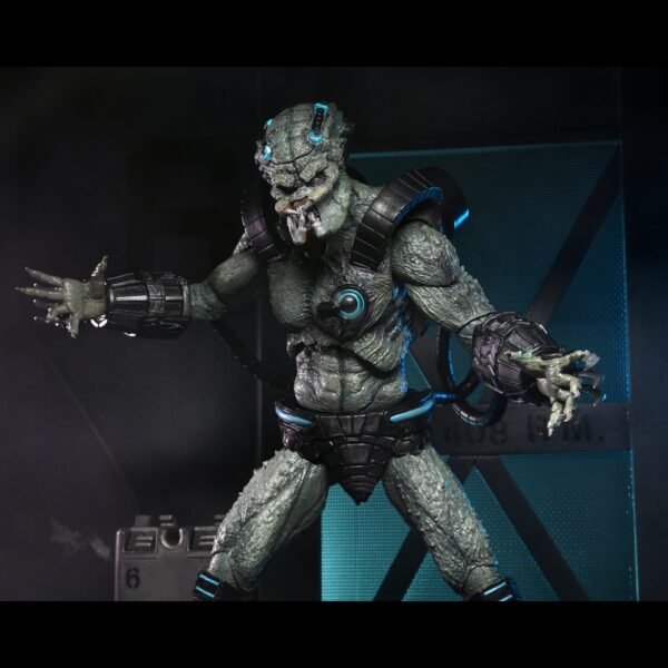 NECA Deluxe Stone Heart Predator Action Figure - Image 5
